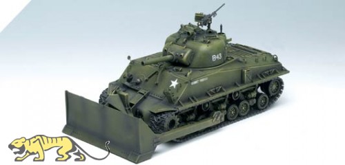 U.S. Medium Tank M4A3 Sherman 105mm Howitzer & M1 Dozer Blade