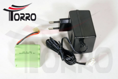 Akku und Ladeger�t f�r Torro / Trumpeter / WSN T-34 und Tiger I