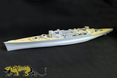 Wooden Deck with PE for 1/200 HMS Hood - Trumpeter 03710 - 1/200