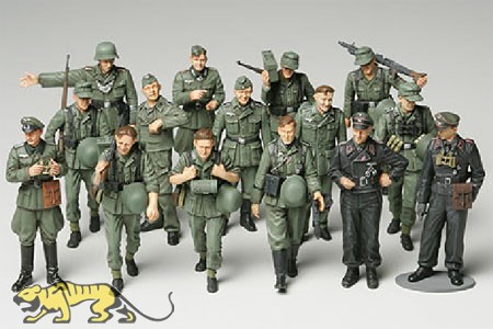 German Infantry - On Maneuvers - Figure-Set - 1/48