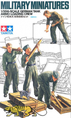 German Tank Ammo-Loading Crew - 1/35