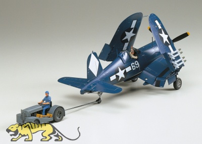 Vought F4U-1D Corsair mit Motor-Schlepper (Moto-Tug) - 1:48