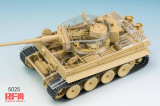 Tiger I Ausf. E - Early Production with Full Interior and Clear Parts - 1/35