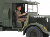 British 2 ton 4x2 Ambulance / Britischer 2t 4x2 Krankenwagen - 1:48