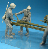 Sowjetische Artillerie Bedienung auf Manöver - 1:35