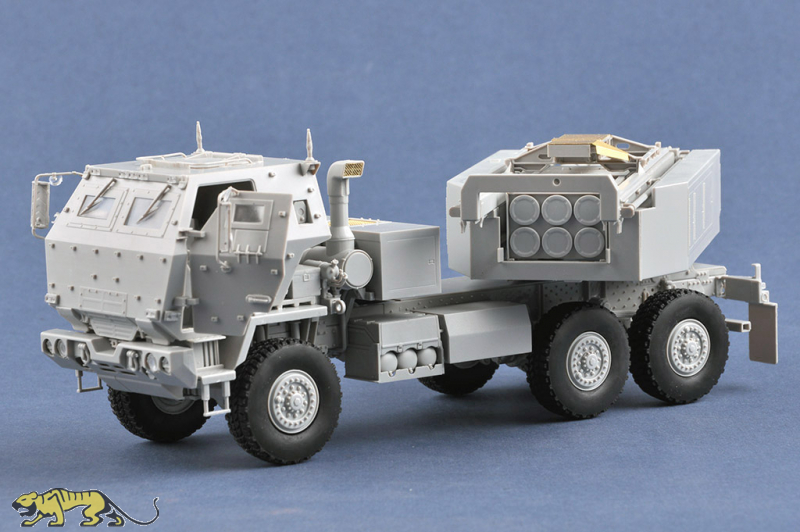 Fore Hobby 1/72 M142 HIMARS High Mobility Artillery Rocket System Model Kit – Unassembled, 2006