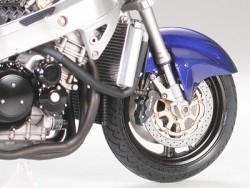 Suzuki GSX 1300R - 1:12