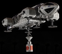 Space 1999 - Eagle Transporter with Cargo Pod - 1/48