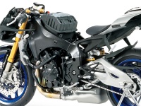 Yamaha YZF-R1M - 1/12