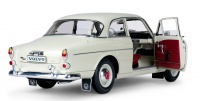 Volvo 122S Amazon mit Licht und Sound - 1:8
