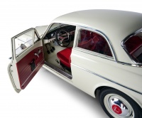 Volvo 122S Amazon mit Licht und Sound - 1:8