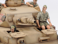 Panzerkampfwagen IV Ausf. F & Motorcycle - North Africa - 1/35