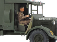 British 2 ton 4x2 Ambulance / Britischer 2t 4x2 Krankenwagen - 1:48