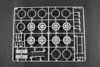 Sd.Kfz. 251/22 Ausf. D mit 7,5cm PaK 40 L/46 - Pakwagen - 1:16