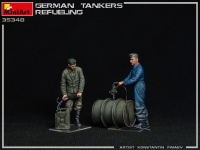 Deutsche Panzerbesatzung beim tanken - 1:35