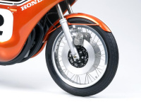 Honda CB750 Racing - Collectors Club Special / Masterwork Collection - Semi-Assembled Premium Model - 1/6