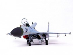 Sukhoi Su-27 Flanker B - 1:32