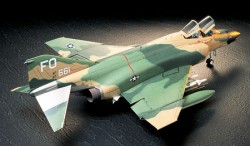 McDonnell F-4 C/D Phantom II - 1:32