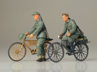 German Soldiers with Bicycles - 1/35