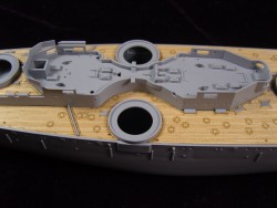 Holzdeck für 1:350 HMS Dreadnought - Zvezda 9039