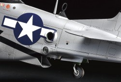 North American P-51D / K Mustang - Pacific Theater - 1:32