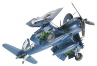 Vought F4U-1D Corsair mit Motor-Schlepper (Moto-Tug) - 1:48