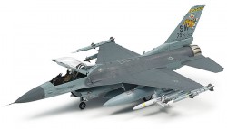 Lockheed Martin F-16CJ - Block 50 - Fighting Falcon with Full Equipment - 1/72